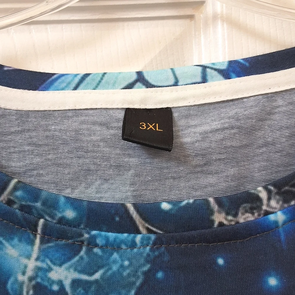 Blue Floral Butterfly, NWOT,Graphic Women's Top - Picture 3 of 7
